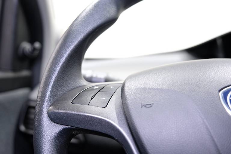 LANCIA Ypsilon 18