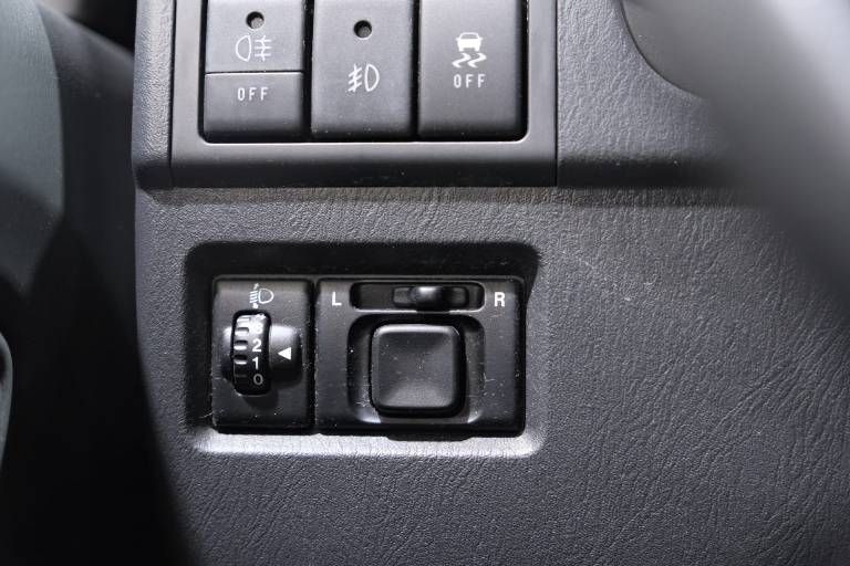 SUZUKI Jimny 21