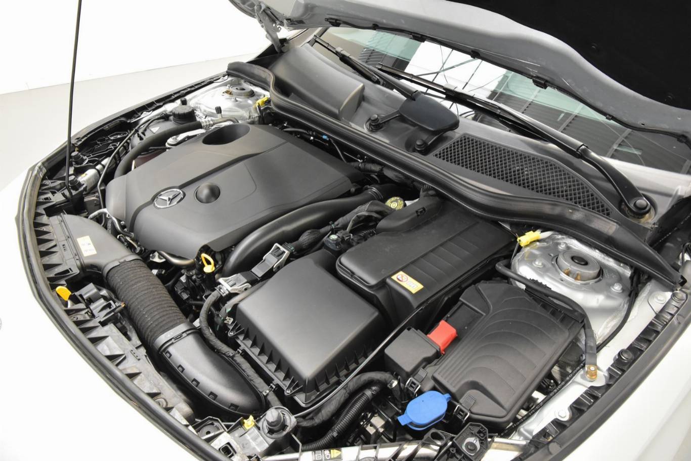 MERCEDES-BENZ CLA 200 62