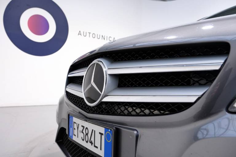 MERCEDES-BENZ B 200 18
