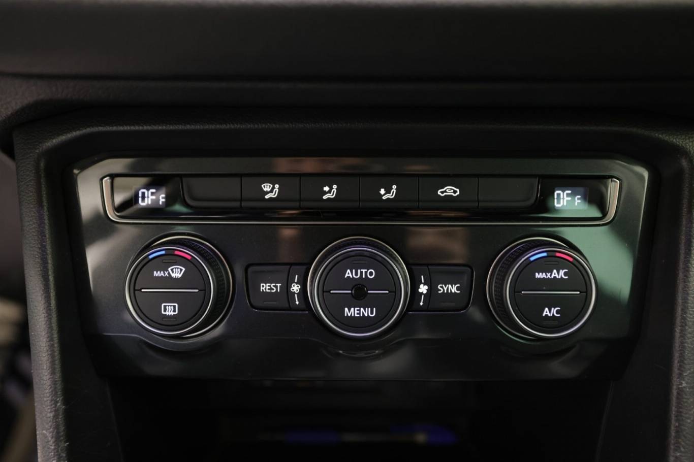 VOLKSWAGEN Tiguan 29