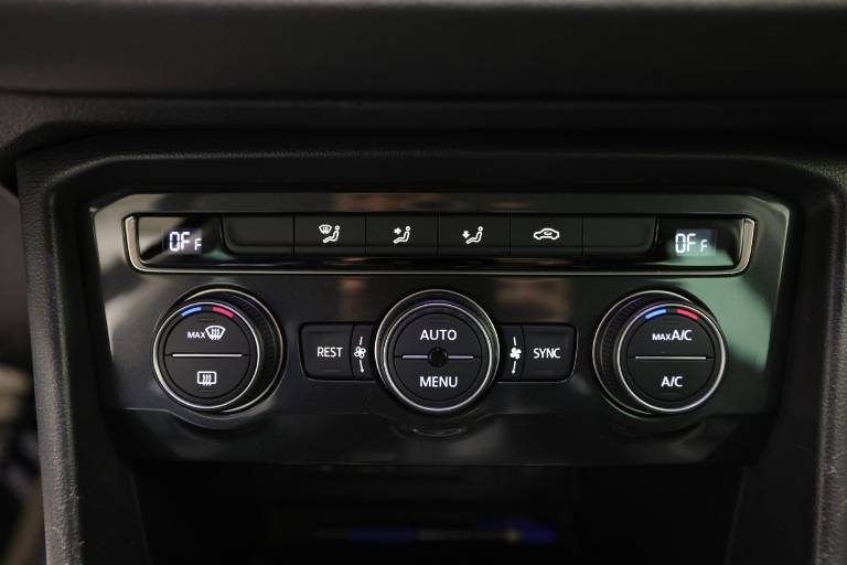 VOLKSWAGEN Tiguan 29