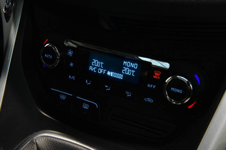 FORD C-Max 23