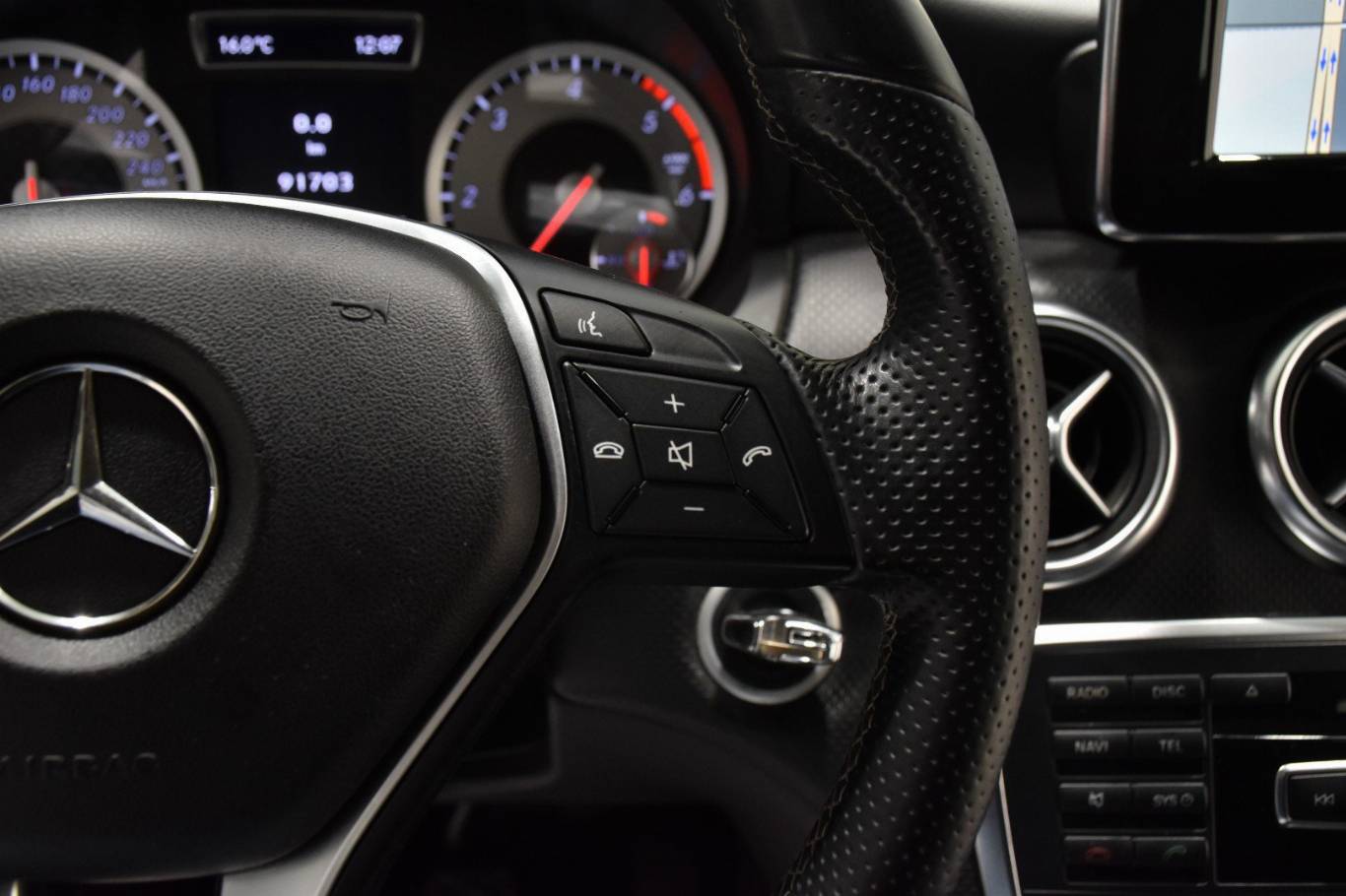 MERCEDES-BENZ A 180 22