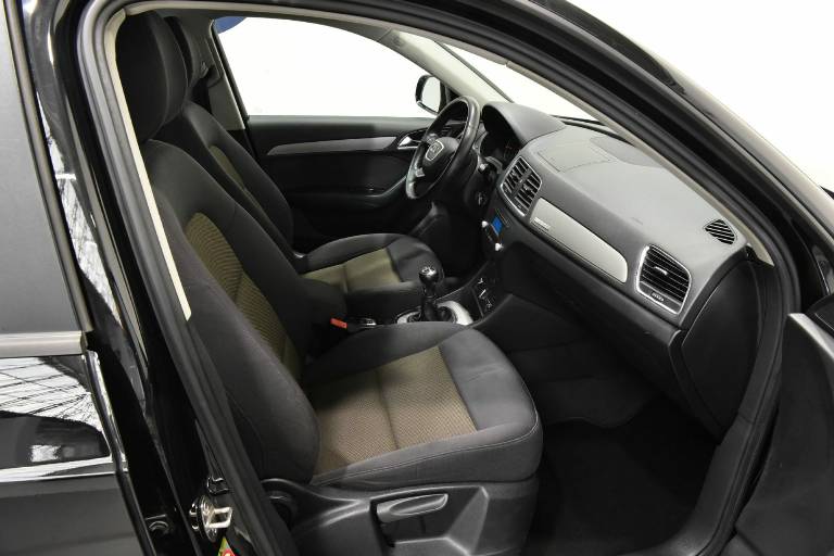 AUDI Q3 24