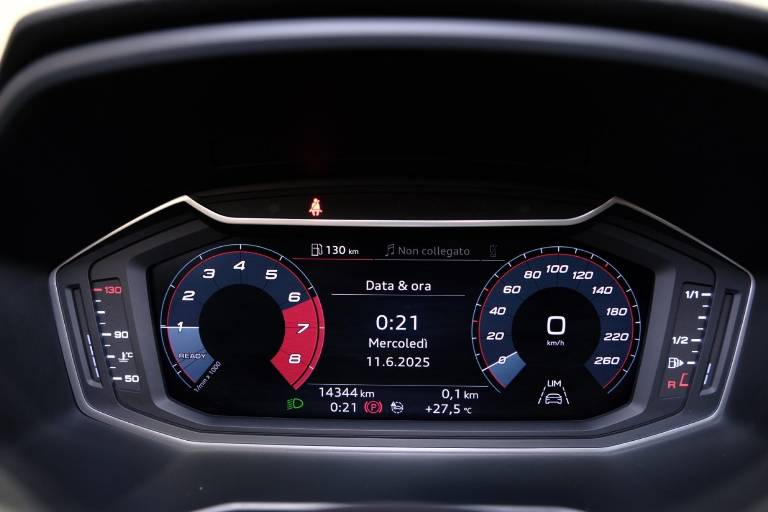 AUDI A1 8