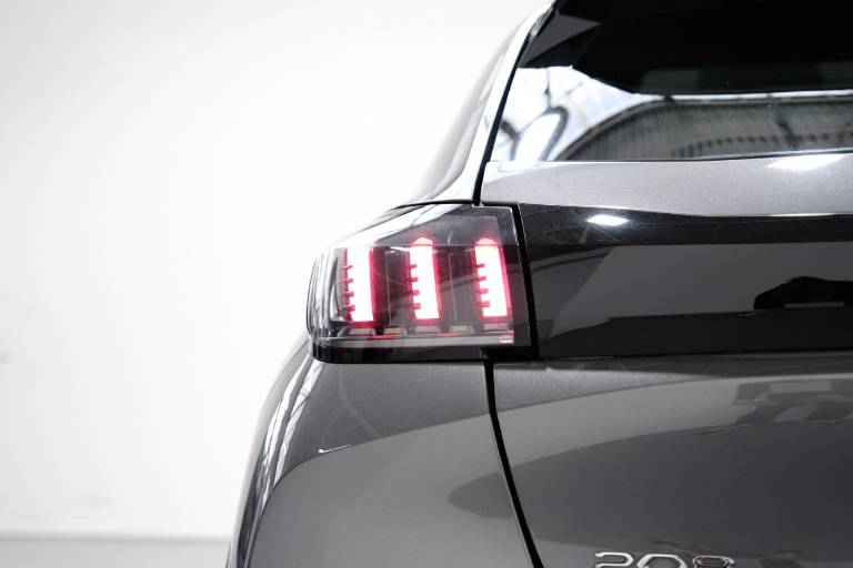 PEUGEOT 208 49