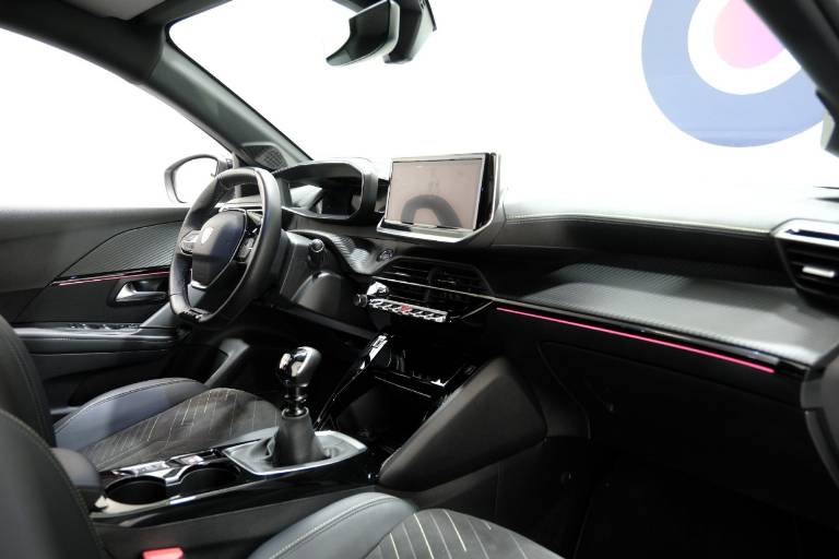 PEUGEOT 208 53