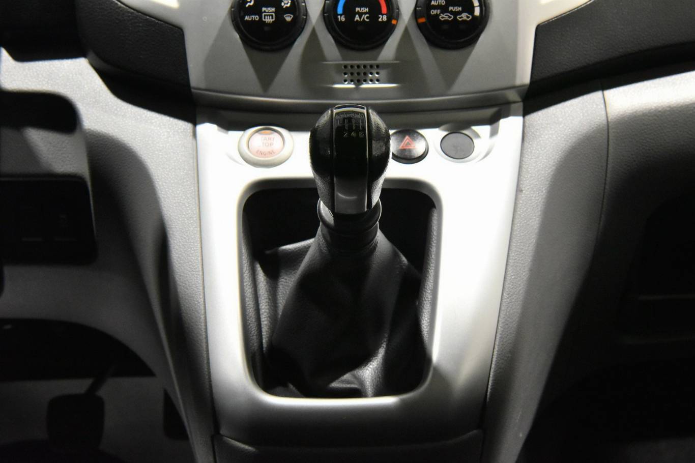 NISSAN NV200 14