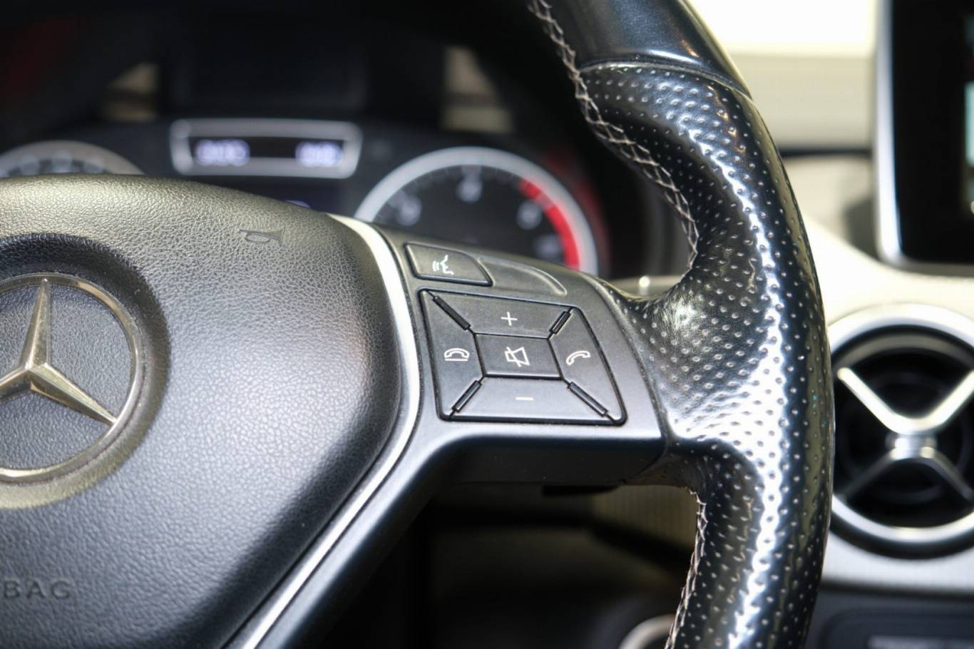 MERCEDES-BENZ B 180 22