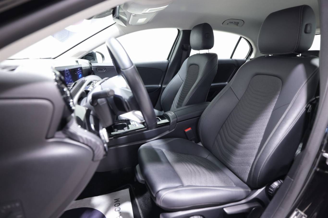 MERCEDES-BENZ A 180 6