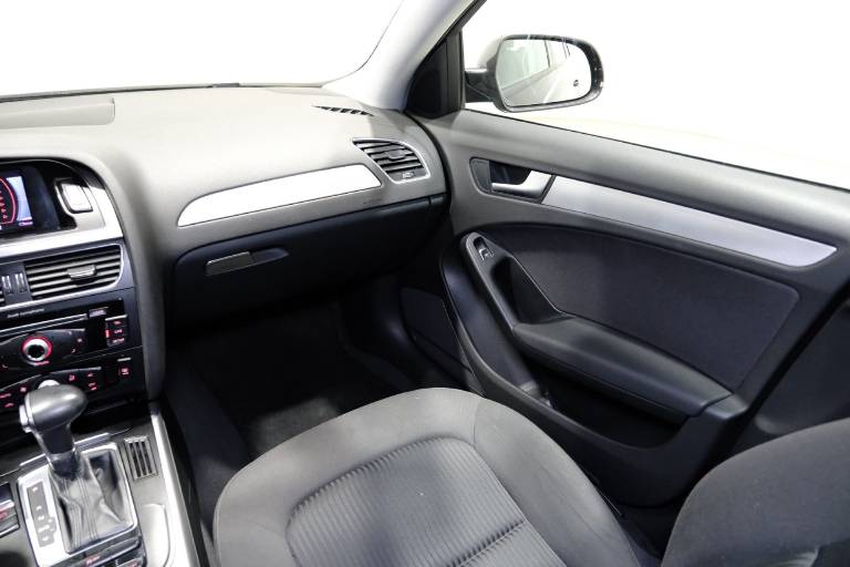 AUDI A4 44