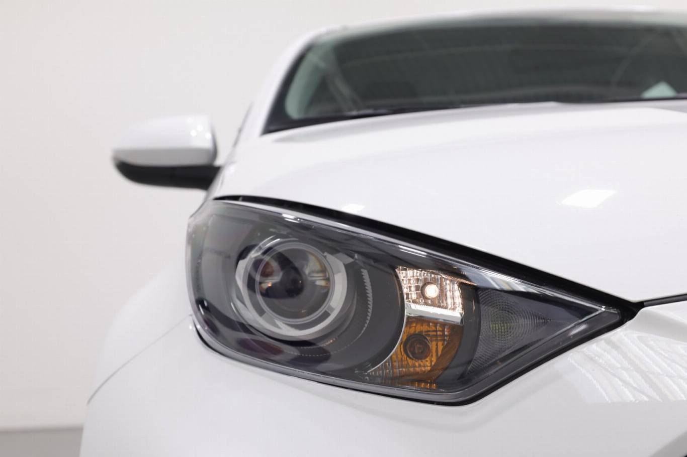 TOYOTA Yaris 12
