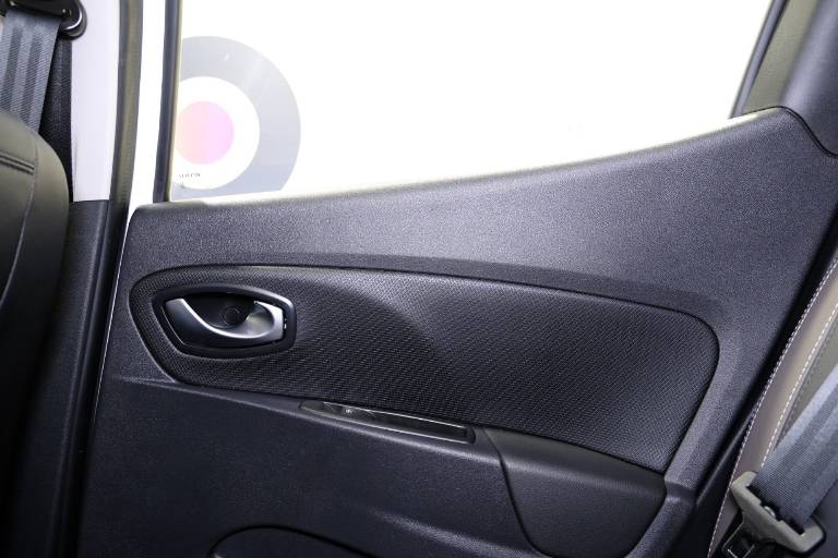 RENAULT Clio 39