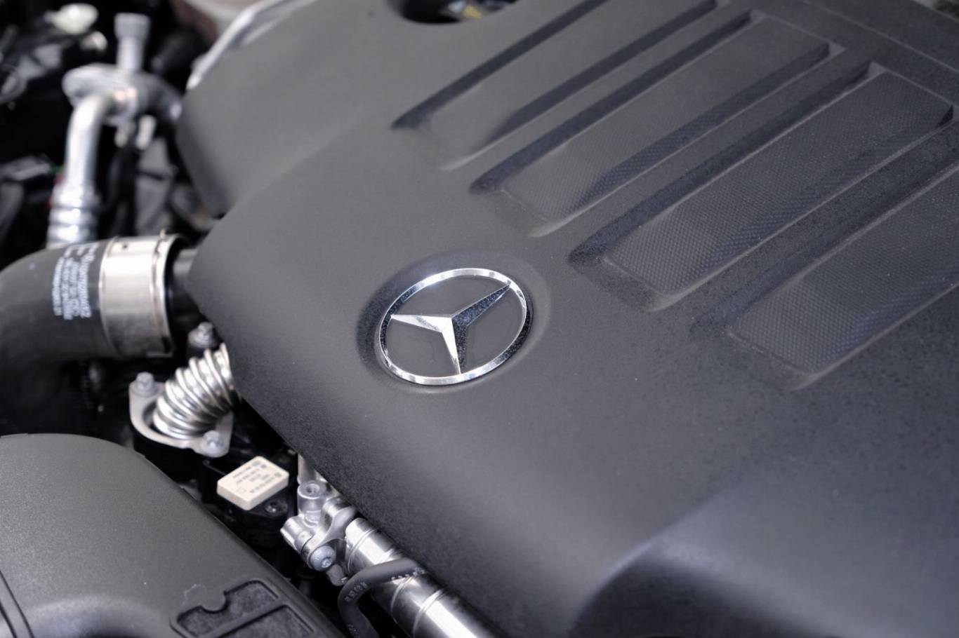 MERCEDES-BENZ GLB 200 70