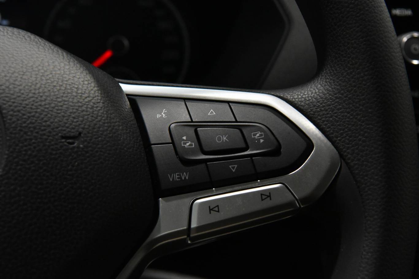 VOLKSWAGEN T-Cross 8