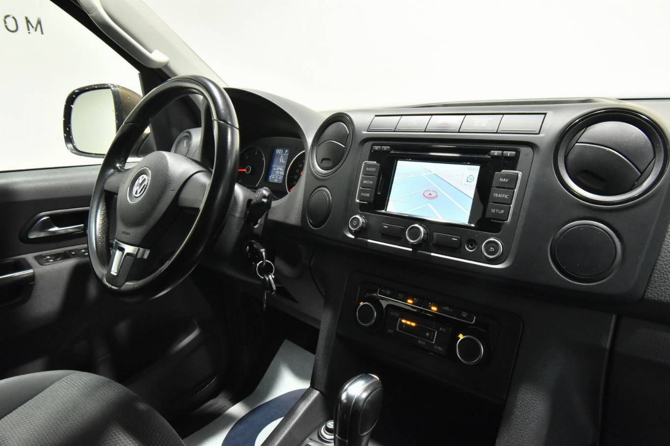 VOLKSWAGEN Amarok 27