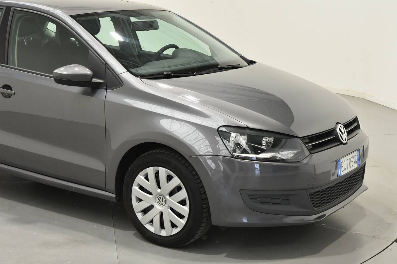 VOLKSWAGEN Polo 16