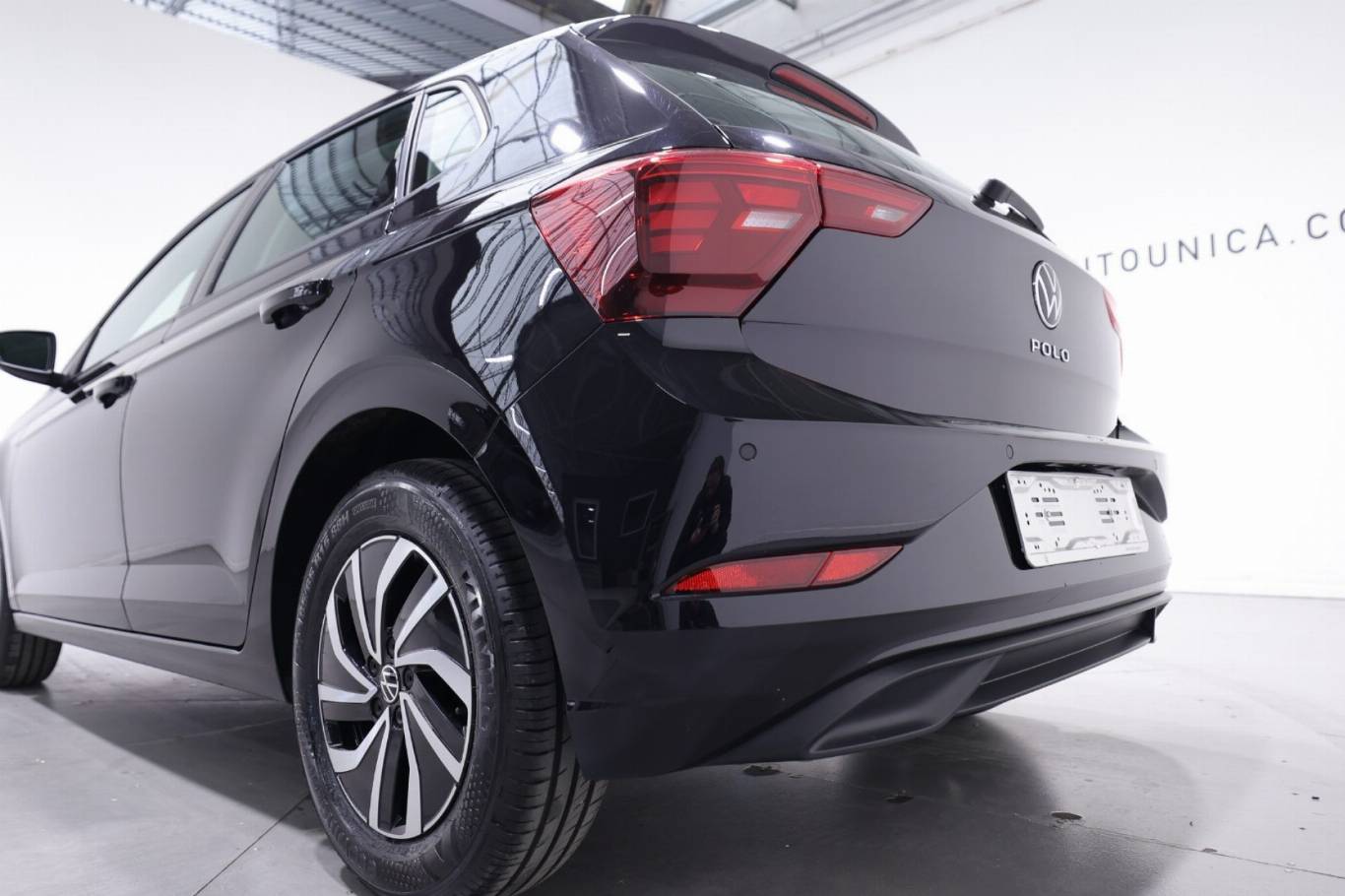 VOLKSWAGEN Polo 43