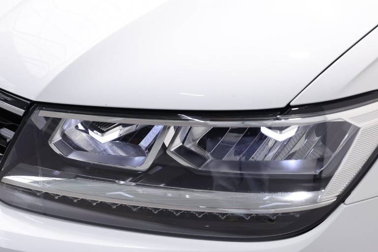 VOLKSWAGEN Tiguan 46