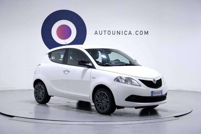 LANCIA Ypsilon 3