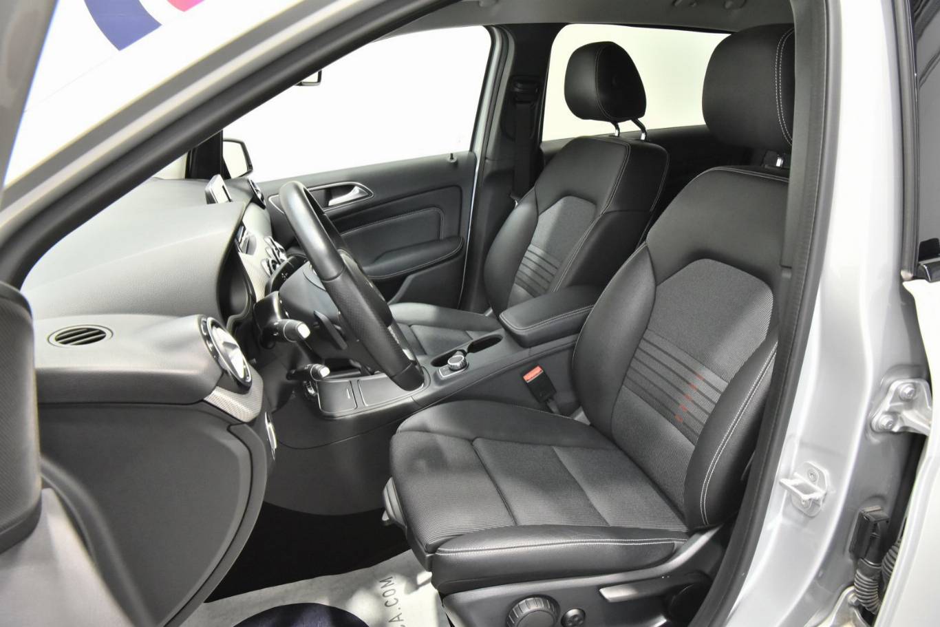 MERCEDES-BENZ B 200 41