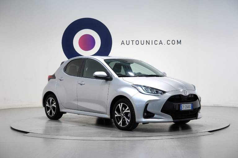 TOYOTA Yaris 3
