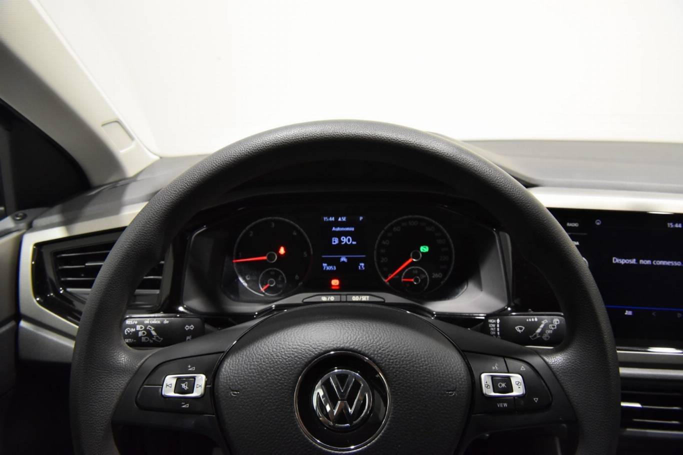 VOLKSWAGEN Polo 19