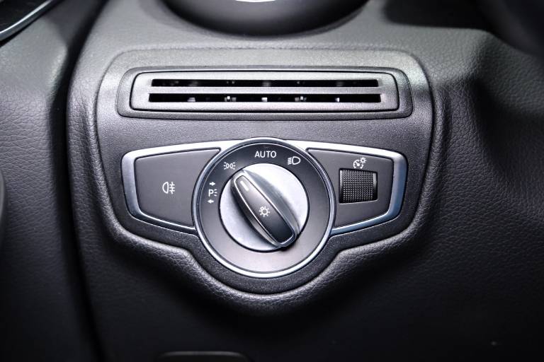 MERCEDES-BENZ GLC 200 36