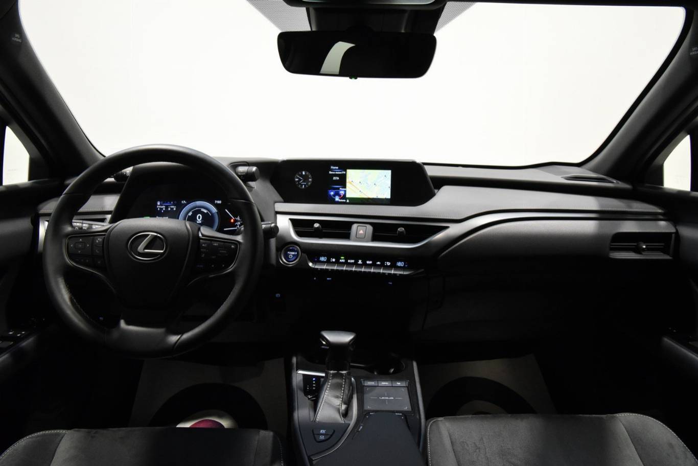 LEXUS UX 250h 22