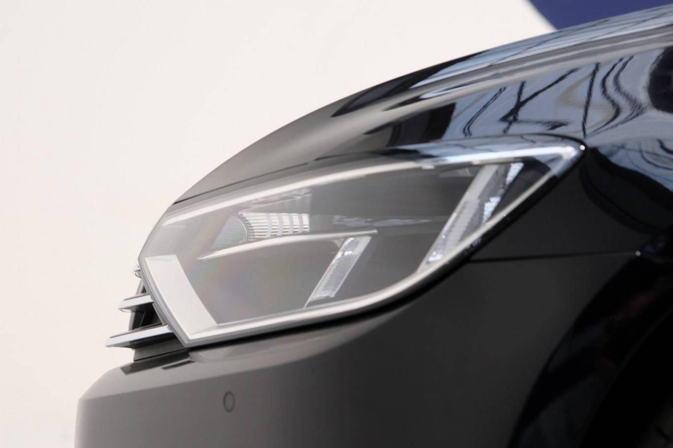 VOLKSWAGEN Passat Variant 13