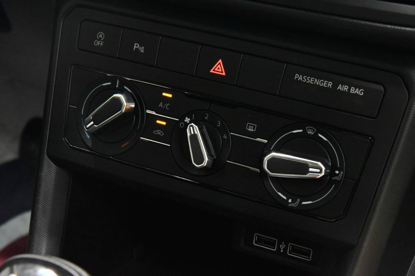 VOLKSWAGEN T-Cross 27