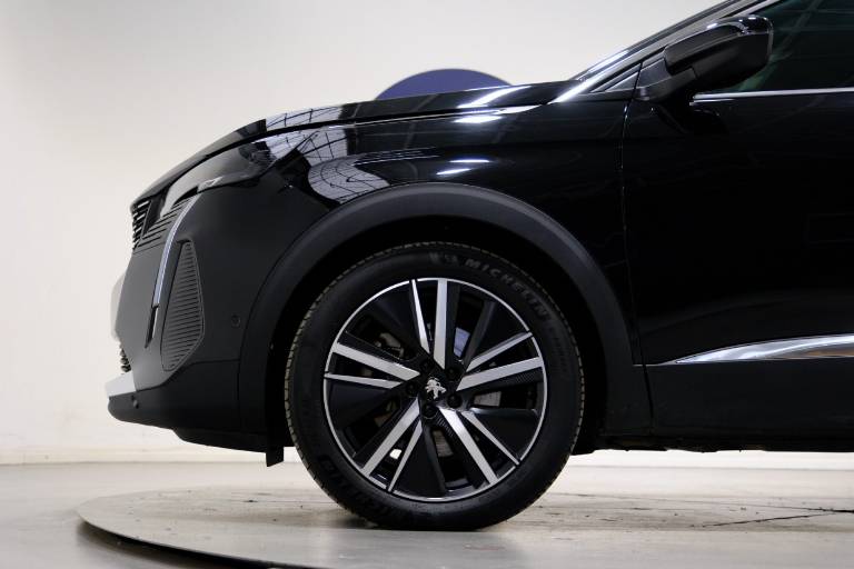 PEUGEOT 3008 9
