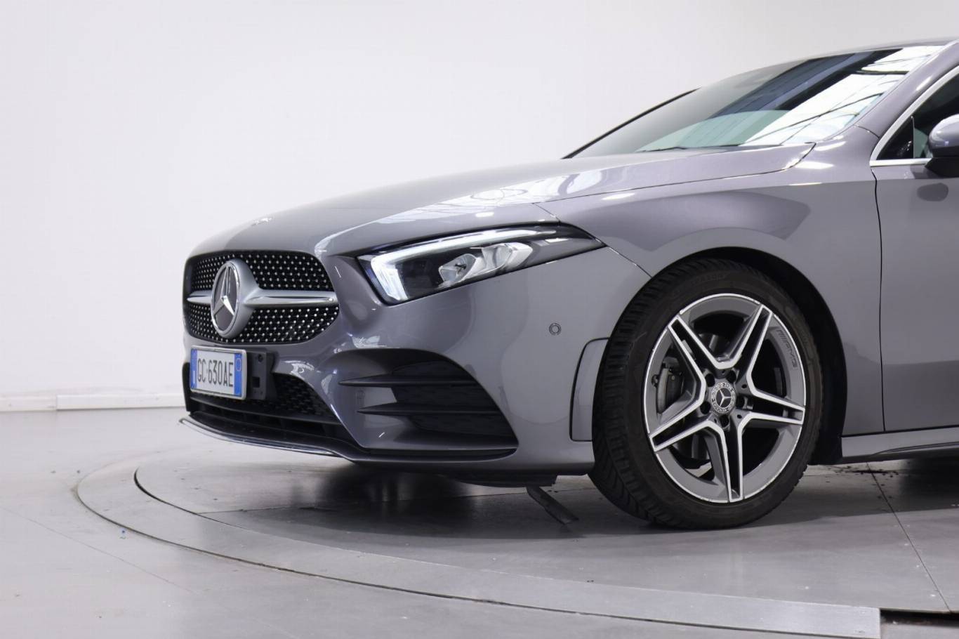 MERCEDES-BENZ A 180 11