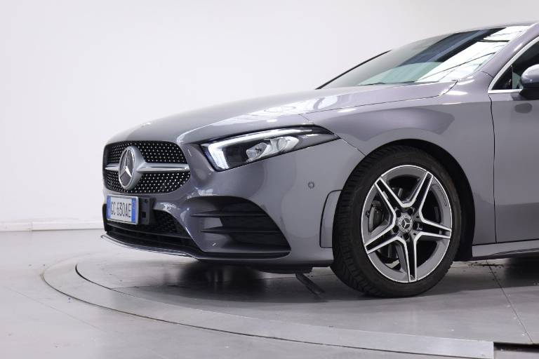 MERCEDES-BENZ A 180 11