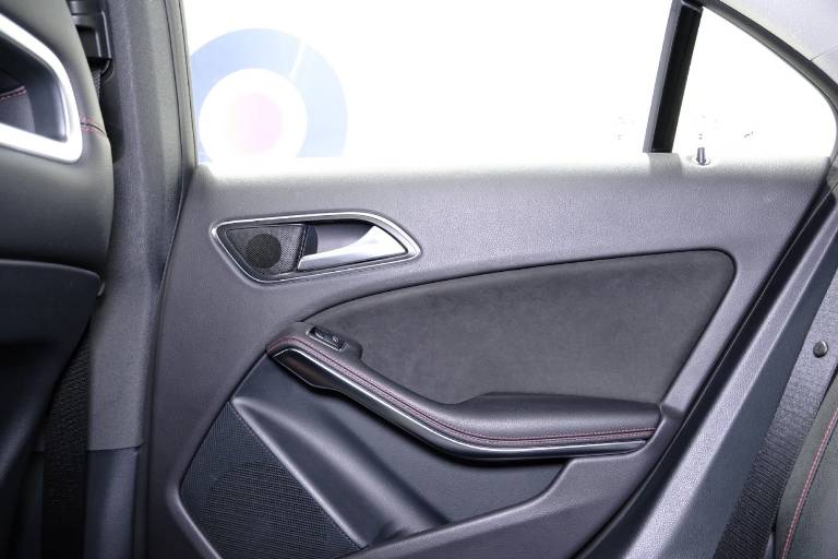 MERCEDES-BENZ CLA 220 40