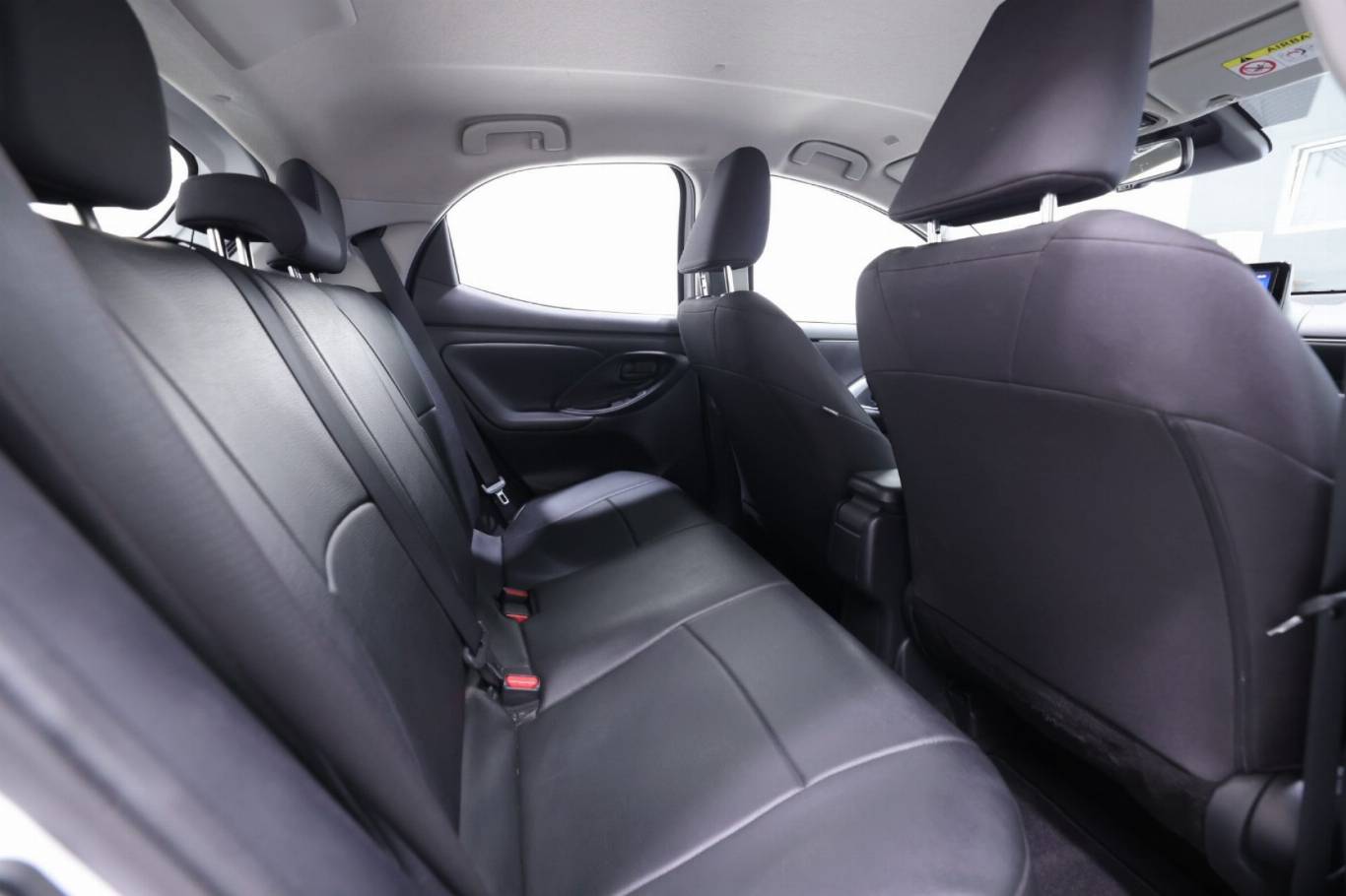 TOYOTA Yaris 44