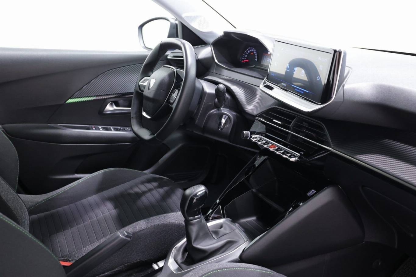 PEUGEOT 208 41