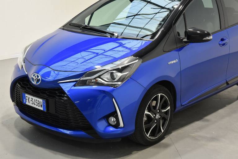 TOYOTA Yaris 43