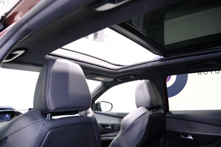 PEUGEOT 3008 10