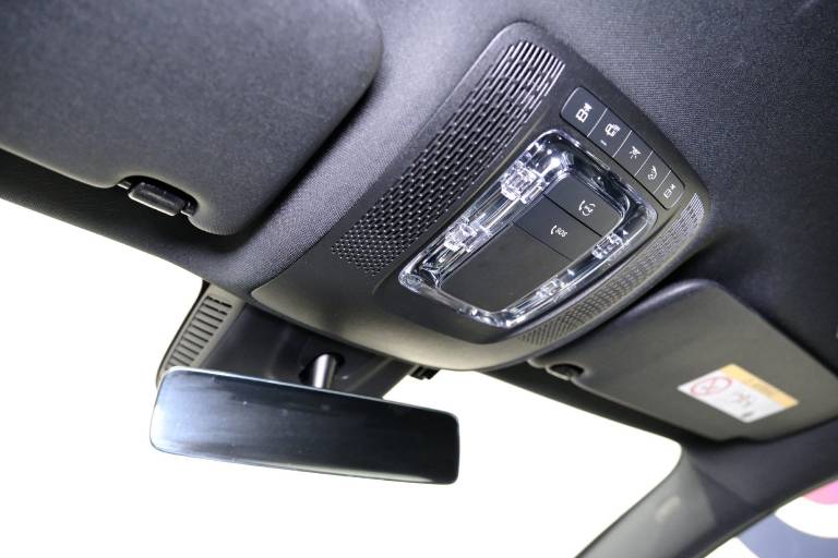 MERCEDES-BENZ GLA 37