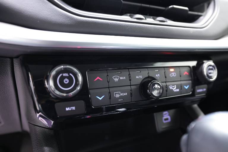 JEEP Compass 31