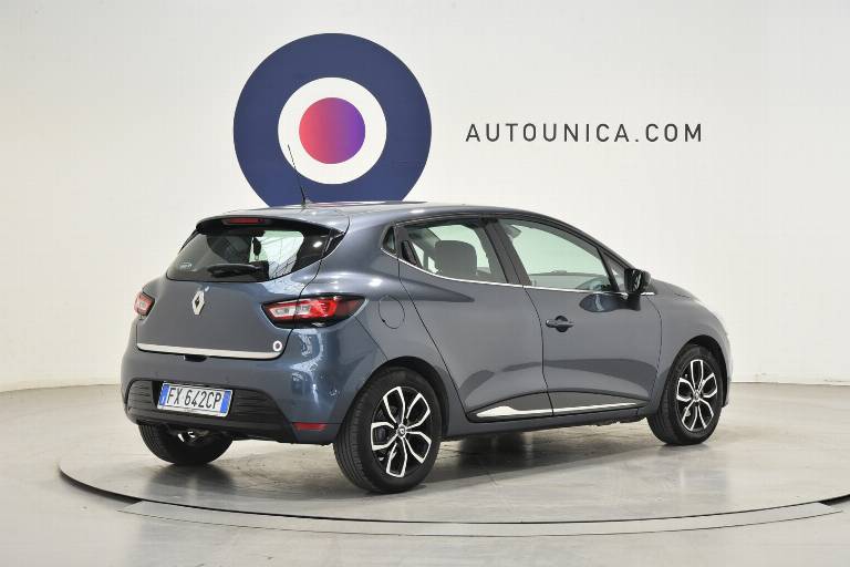 RENAULT Clio 30