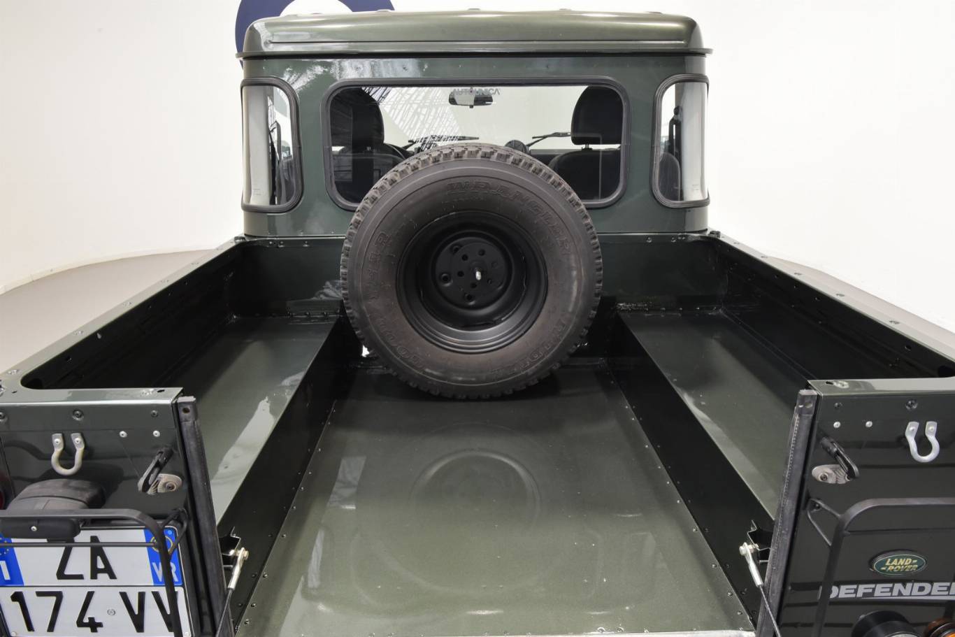 LAND ROVER Defender 66