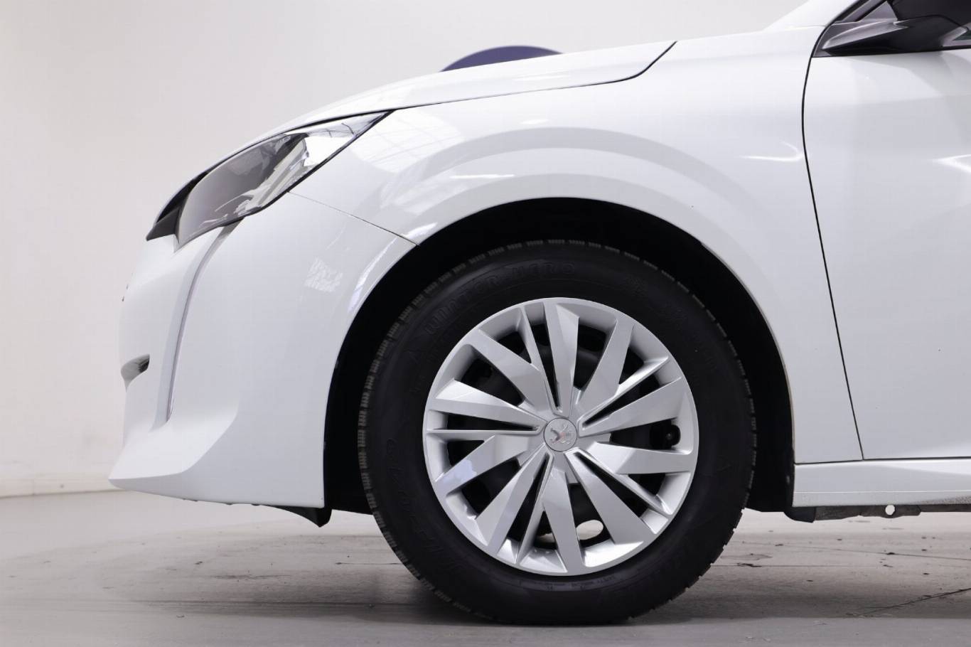 PEUGEOT 208 17
