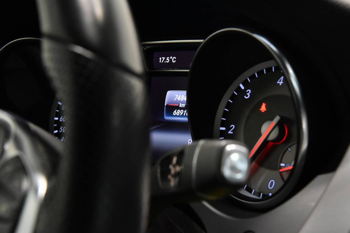 MERCEDES-BENZ GLA 200 40