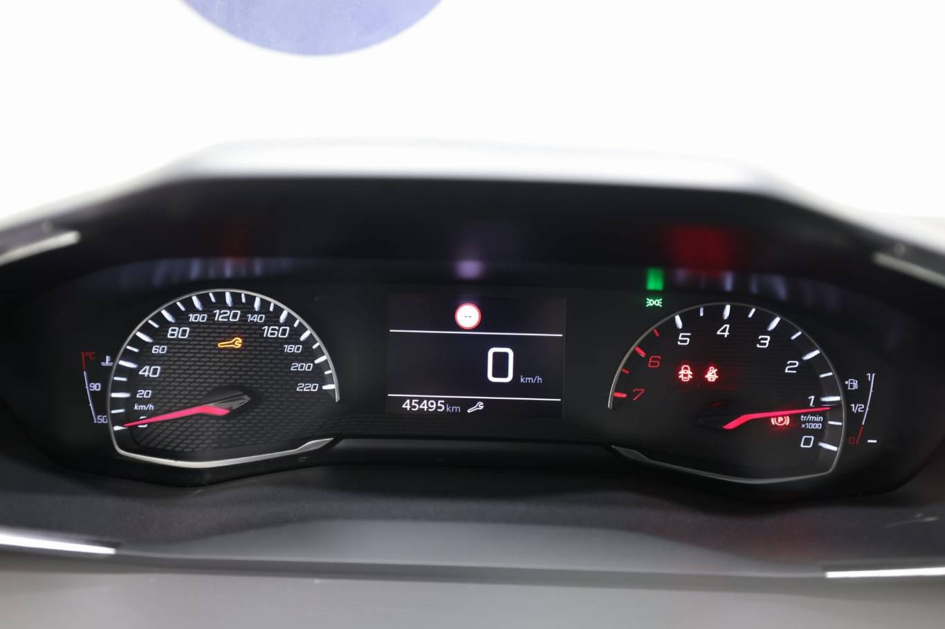 PEUGEOT 208 8