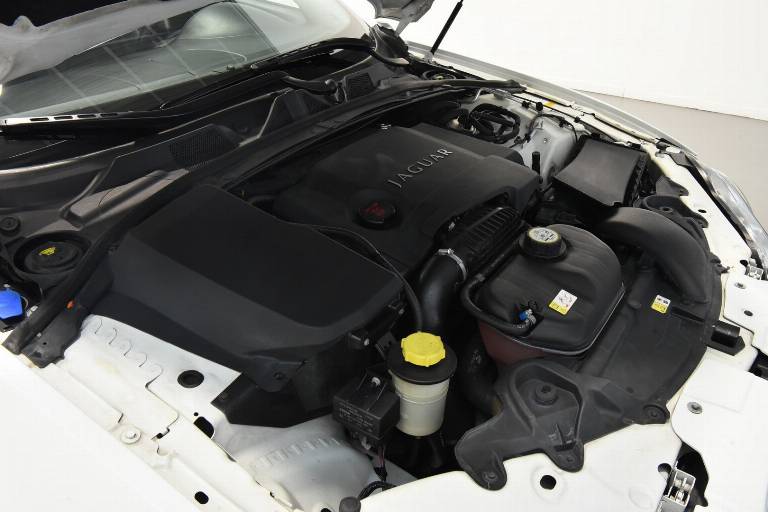 JAGUAR XF 17