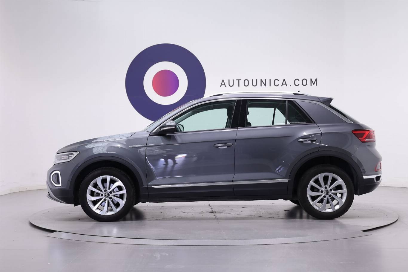 VOLKSWAGEN T-Roc 17