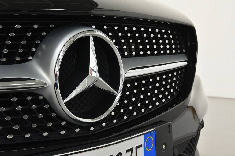 MERCEDES-BENZ CLA 180 43
